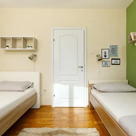 Lujo Villa