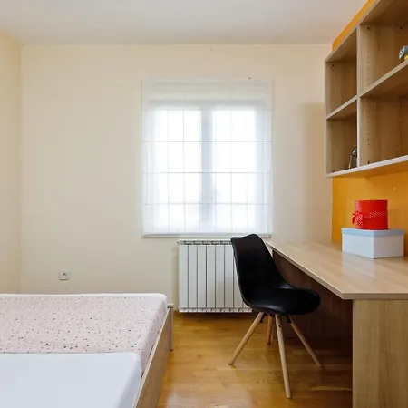 Lujo Villa *