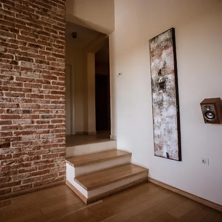 Lujo Villa *